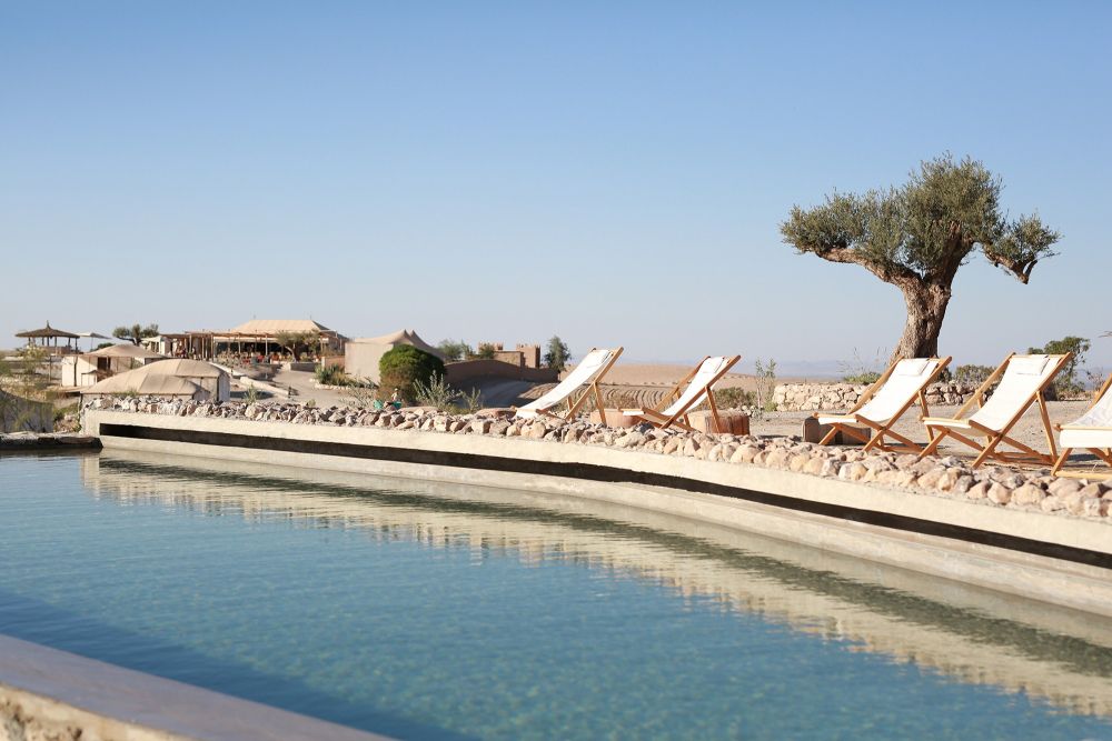 Enterrement de vie de jeune fille dans le désert